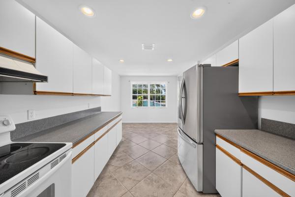 Ocean Breeze Club, 1998 NE 7th St #103, Deerfield Beach, Florida 33441, image 3