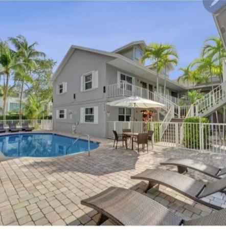Elizabethan, 510 NE 17th Ave #105, Fort Lauderdale, Florida 33301, image 2