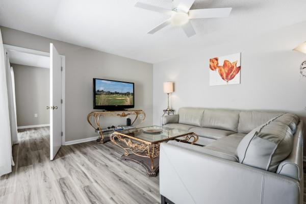 Glenwood Townhomes, 605 6th Ter, Palm Beach Gardens, Florida 33418, image 2