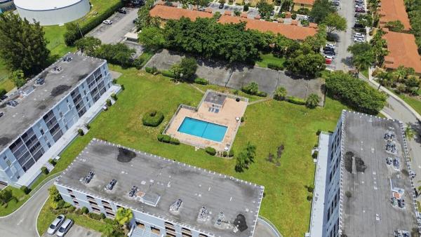 French Villas, 7980 N French Dr #3-305, Pembroke Pines, Florida 33024, image 3