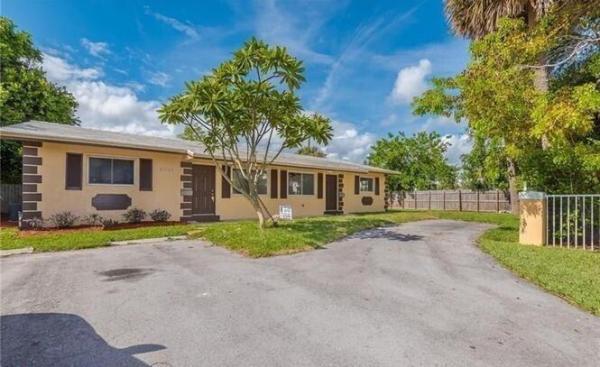 2061 NE 25th Ave #A, Pompano Beach, Florida 33062, image 2