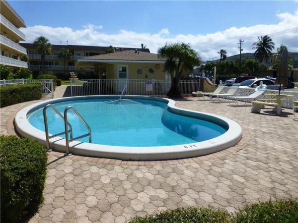 North Hampton Court, 1965 SE 5th Ct #104, Pompano Beach, Florida 33060, image 2