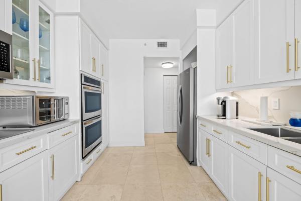 L'Hermitage, 3200 N Ocean Blvd #307, Fort Lauderdale, Florida 33308, image 3