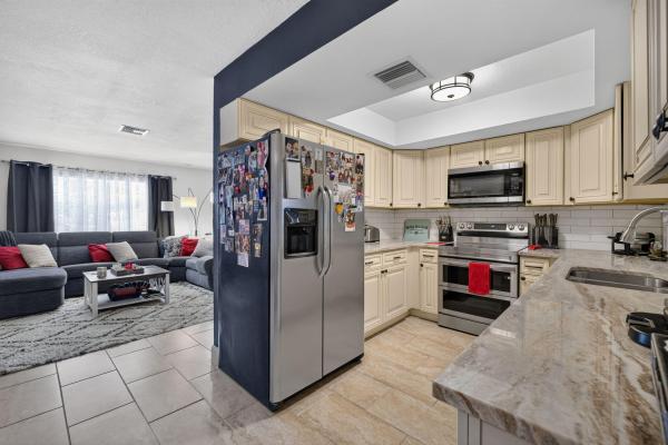 Lakewood Park, 6605 Paso Robles Blvd, Fort Pierce, Florida 34951, image 2