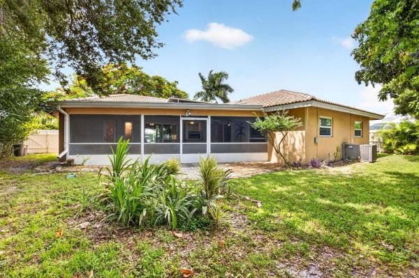 Boca Raton Square, 1011 SW 7th St, Boca Raton, Florida 33486, image 2