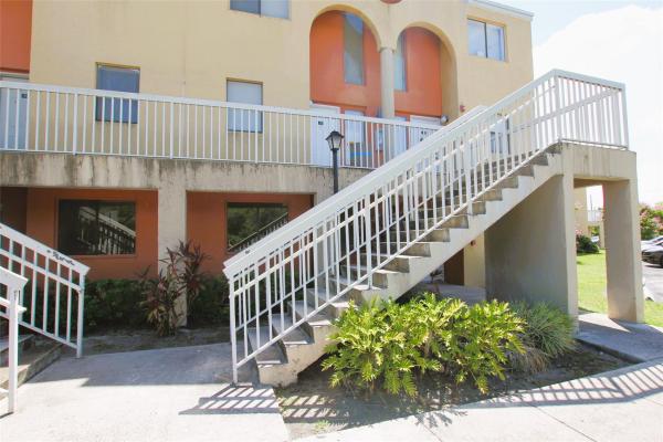 Villas At Lakeview, 5200 NW 31st Ave #98, Fort Lauderdale, Florida 33309, image 3
