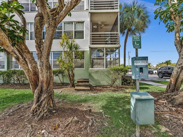 Watergate, 2741 Taft St #104, Hollywood, Florida 33020, image 2