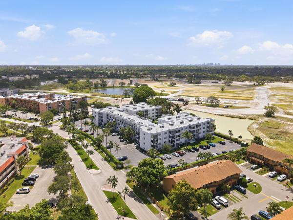 Quail Run Of Sunrise, 3000 E Sunrise Lakes Dr #223, Sunrise, Florida 33322, image 2