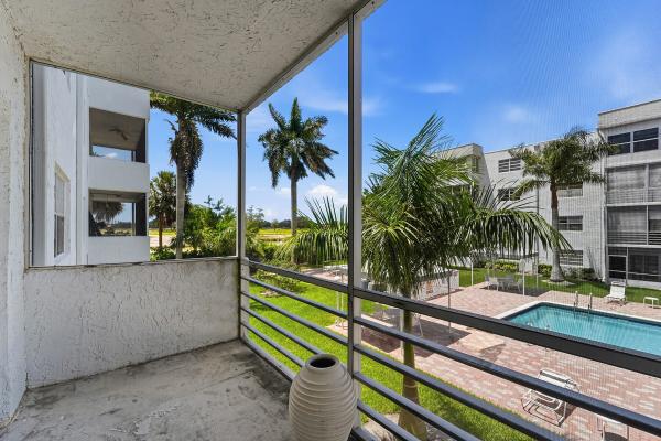 Quail Run Of Sunrise, 3000 E Sunrise Lakes Dr #223, Sunrise, Florida 33322, image 3