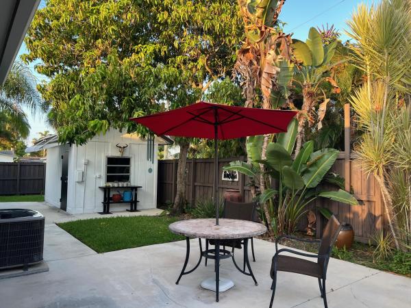 Flamingo Manors, 2100 N 14th Ter, Hollywood, Florida 33020, image 3