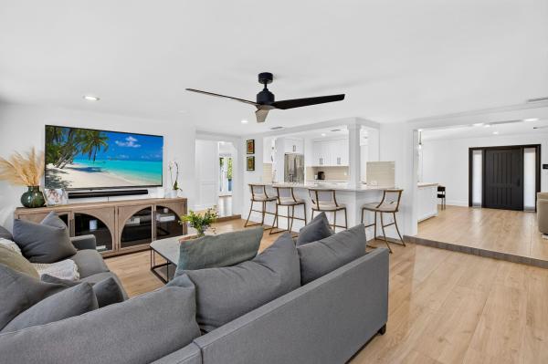 Royal Oaks Hills, 850 SW 4th St, Boca Raton, Florida 33486, image 2