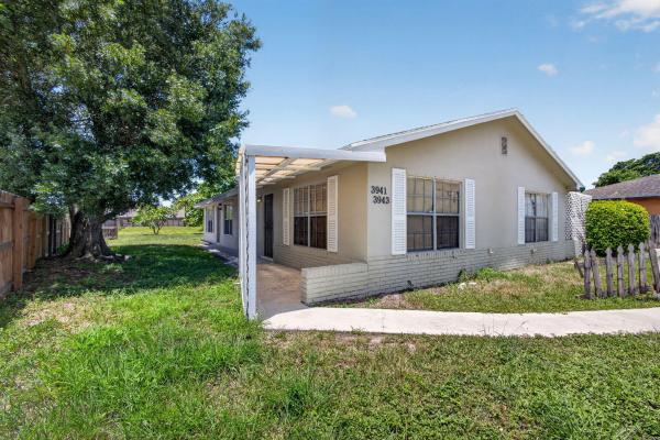 3941 W Roan Ct W, West Palm Beach, Florida 33403, image 1