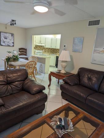 407 Pine Glen Ln #B-1, Greenacres, Florida 33463, image 2