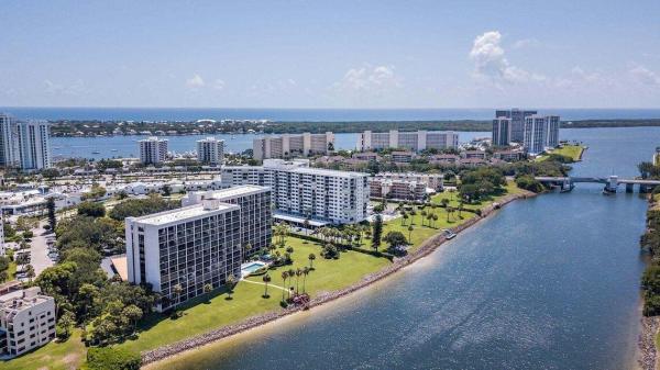 Governor's Pointe, 356 Golfview Rd #405, North Palm Beach, Florida 33408, image 1