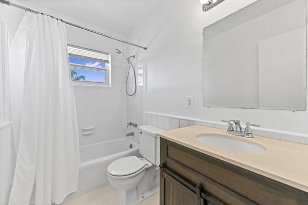 Lighthouse Bay, 2755 NE 28th Ave #F1, Lighthouse Point, Florida 33064, image 2