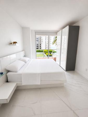 Akoya, 6365 Collins Ave #811, Miami Beach, Florida 33141, image 2