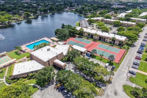 Villas At Carriage Hills Lakeside, 412 Briarwood Cir #2-23, Hollywood, Florida 33024, image 1