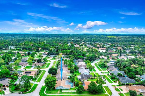 Sugar Pond Manor, 574 Juniper Pl, Wellington, Florida 33414, image 3