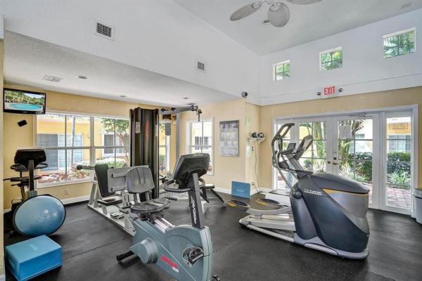 Pine Crest Village At Victoria Park, 151 NE 16th Ave #374, Fort Lauderdale, Florida 33301, image 2