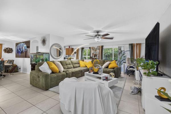 Independence Point, 6021 Adriatic Way, West Palm Beach, Florida 33413, image 2