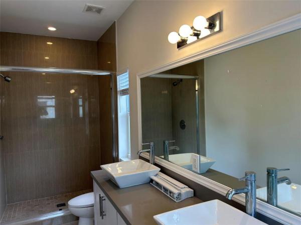 420 SE 16th St, Fort Lauderdale, Florida 33316, image 1
