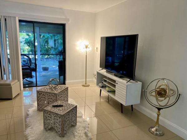 Channing Villas Of Wellington, 12026 Suellen Cir, Wellington, Florida 33414, image 1