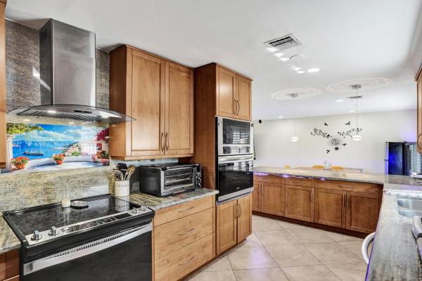 Beulaland, 2500 NW 3rd Ave #1-4, Wilton Manors, Florida 33311, image 3