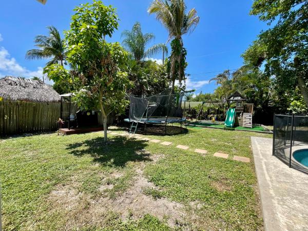Jupiter In The Pines, 415 Beacon St, Tequesta, Florida 33469, image 2