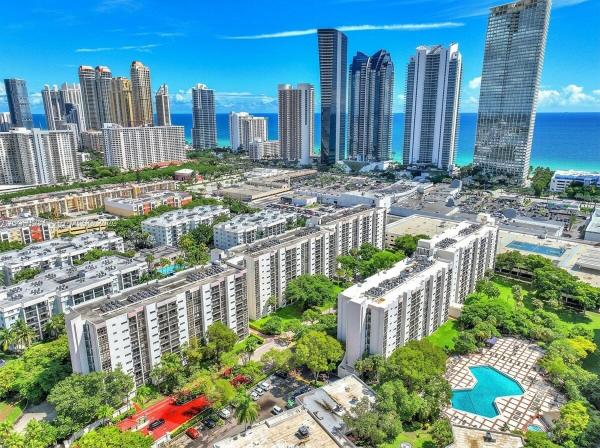Plaza Of The Americas, 17021 N Bay Rd #529, Sunny Isles Beach, Florida 33160, image 2