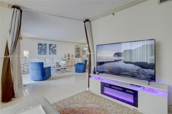 Hillcrest, 3850 Washington St #812, Hollywood, Florida 33021, image 2