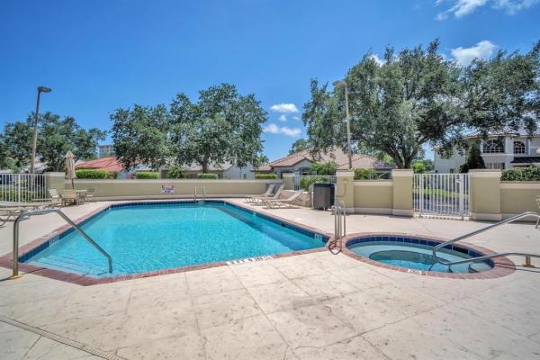 Oasis At Palm-Aire, 3572 Sahara Springs Blvd, Pompano Beach, Florida 33069, image 3