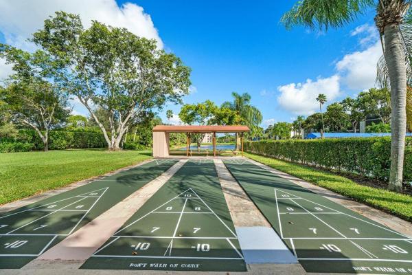 Huntington Lakes 2, 6935 Huntington Ln #207, Delray Beach, Florida 33446, image 2