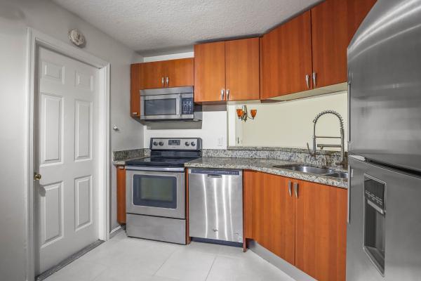 South Lake At Dos Lagos, 15 Via De Casas Sur #103, Boynton Beach, Florida 33426, image 1