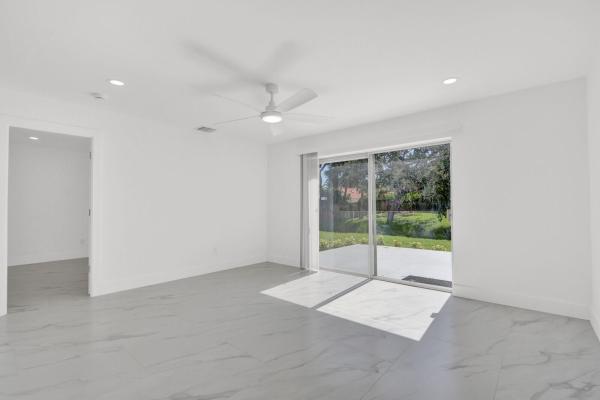 10084 Meridian Way N #4, Palm Beach Gardens, Florida 33410, image 3