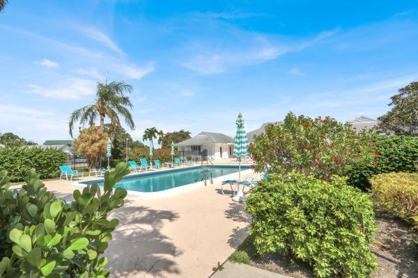 10084 Meridian Way N #4, Palm Beach Gardens, Florida 33410, image 2