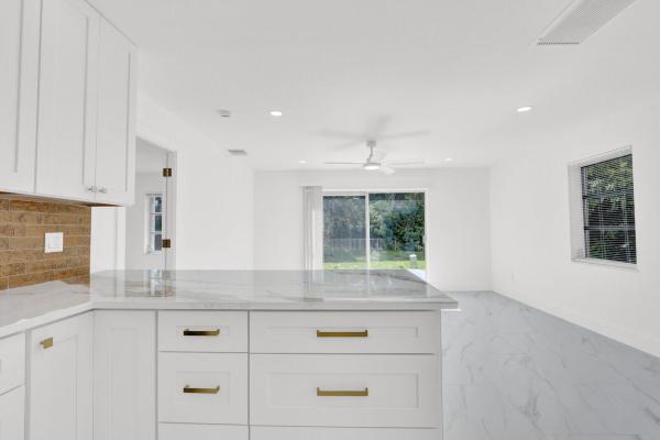 10084 Meridian Way N #4, Palm Beach Gardens, Florida 33410, image 2