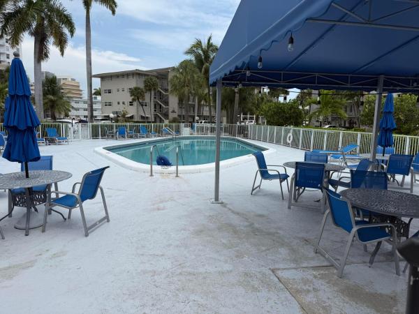 Isle Of Paradise, 460 Paradise Isle Blvd #101, Hallandale Beach, Florida 33009, image 3
