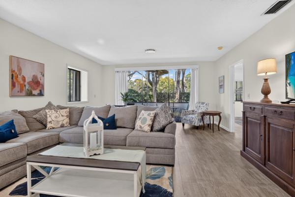 Dunbar Woods, 1143 Duncan Cir #104, Palm Beach Gardens, Florida 33418, image 3