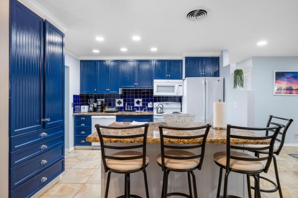 Palm Beach Lakes South, 336 S Chillingworth Dr, West Palm Beach, Florida 33409, image 1