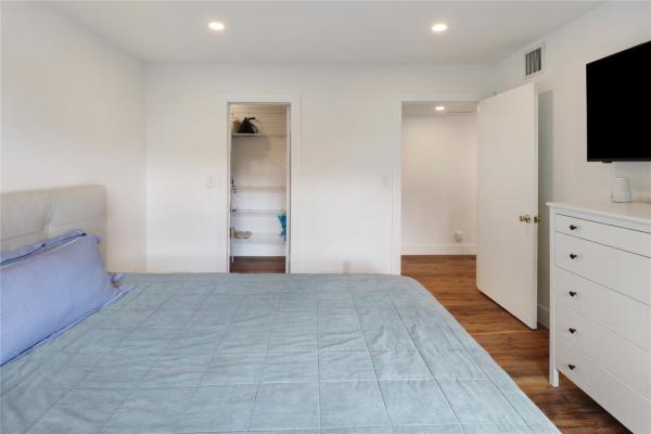 Chateau On The Knoll, 9390 SW 61st Way #D, Boca Raton, Florida 33428, image 2