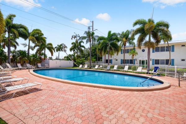 Georgian Courts, 1821 NE 62nd St #312, Fort Lauderdale, Florida 33308, image 2