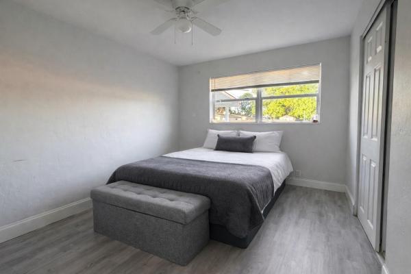 Royal Palms Park, 2950 NW 20th St, Fort Lauderdale, Florida 33311, image 2