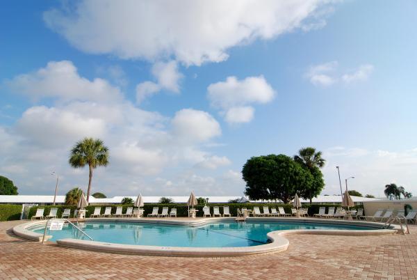 Palm Beach Leisureville, 804 SW 15th St, Boynton Beach, Florida 33426, image 1