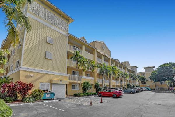 Pine Crest Village At Victoria Park, 1501 E Broward Blvd #804, Fort Lauderdale, Florida 33301, image 3