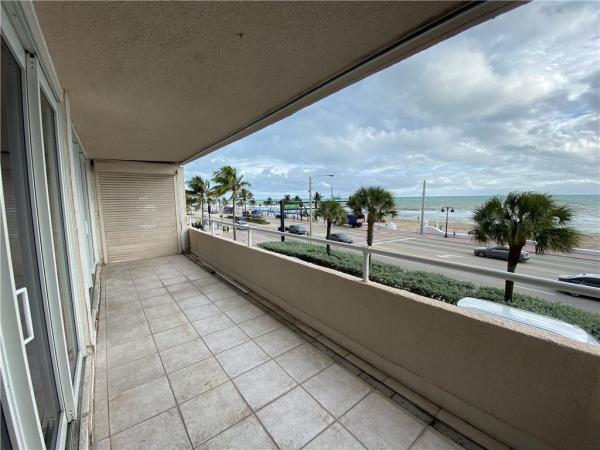 Spring Tide, 345 N Fort Lauderdale Beach Blvd #204, Fort Lauderdale, Florida 33304, image 2