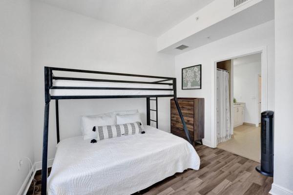 511 Lucerne Ave #613, Lake Worth, Florida 33460, image 3
