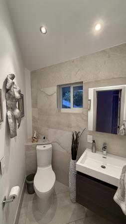 Rhodes, 2571 Tigertail Ave, Miami, Florida 33133, image 2