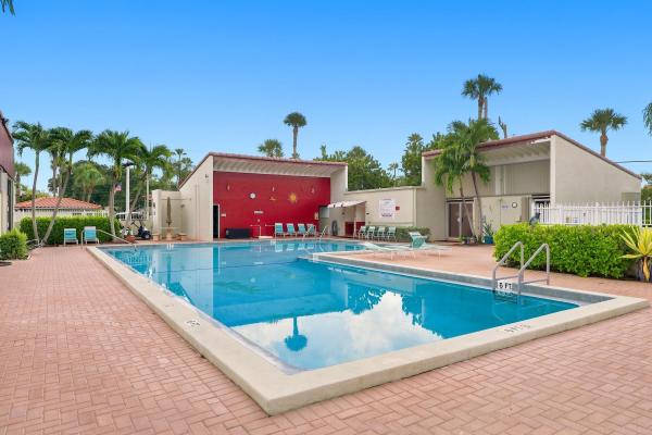 2532 Boundbrook Dr S #107, West Palm Beach, Florida 33406, image 2