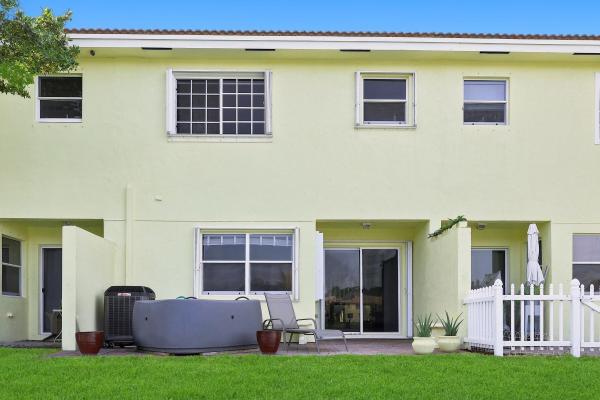 Independence Cove, 1138 Imperial Lake Rd, West Palm Beach, Florida 33413, image 2