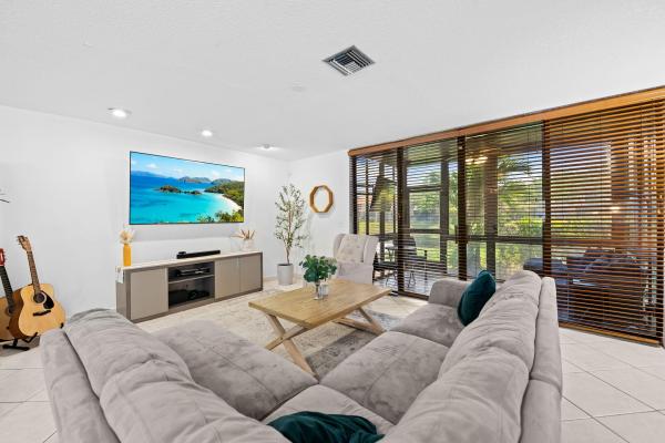 Karanda Village 3, 3952-H Cocoplum Cir #3646, Coconut Creek, Florida 33063, image 2